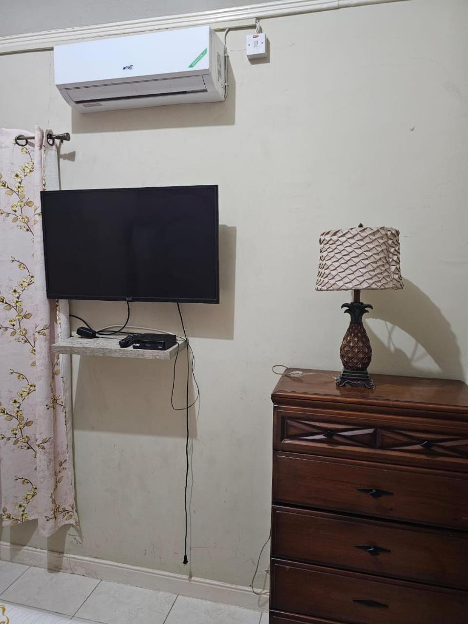 #1 Jacaranda Vacation Home Spanish Town Extérieur photo