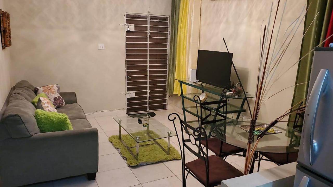 #1 Jacaranda Vacation Home Spanish Town Extérieur photo